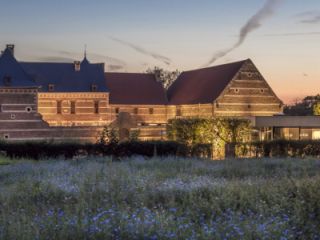 12184 Exterior Rentmeesterij Alden Biesen Tim Fisher 2018 024 4032 x 2659 2016 x 1329