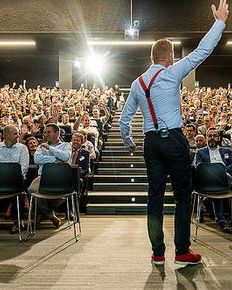 29945632187 c3a2bf4c18 z 1572003824